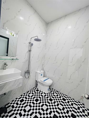 NHÀ MỚI , SỔ RIÊNG , KP .THANH BA , TT CẦN GIUỘC LA 